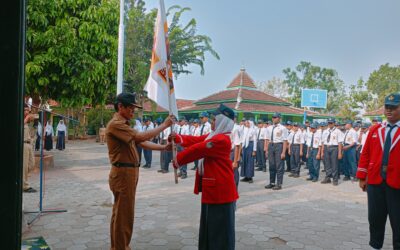 Pelantikan Pengurus Baru Masa Kerja 2024/2025 SMPN 1 Tarokan